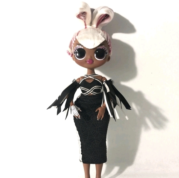 LOL SURPRISE Doll with Black and White Outfit *COLLECTIBLE*!!! - Picture 3 of 15